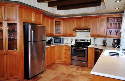 Stoneham Ski Chalet | Chalet 9017 Chemin des Alpages by Les Chalets Alpins