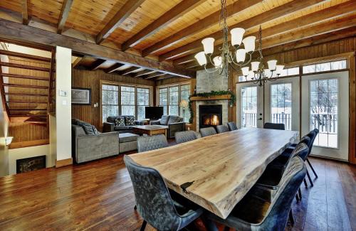 Stoneham Ski Chalet | Chalet 9019 Chemin des Alpages by Les Chalets Alpins
