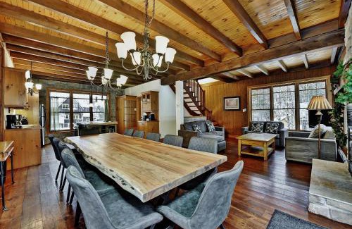 Stoneham Ski Chalet | Chalet 9019 Chemin des Alpages by Les Chalets Alpins