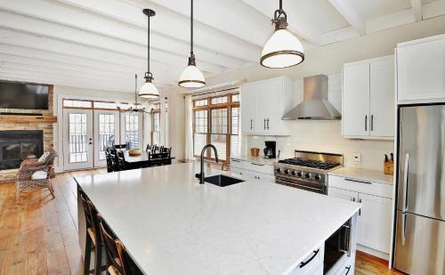 Stoneham Ski Chalet | Chalet 9023 Chemin des Alpages by Les Chalets Alpins