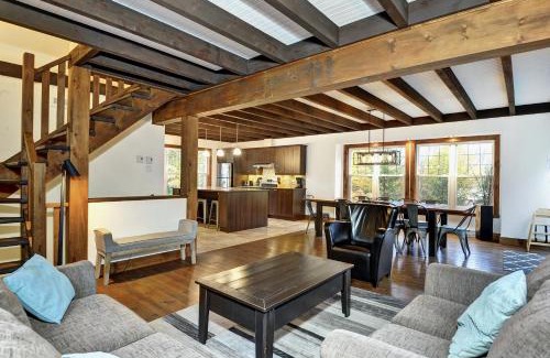Stoneham Ski Chalet | Chalet 9029 Chemin des Alpages by Les Chalets Alpins