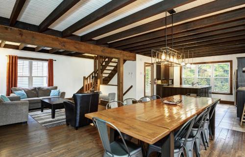 Stoneham Ski Chalet | Chalet 9029 Chemin des Alpages by Les Chalets Alpins