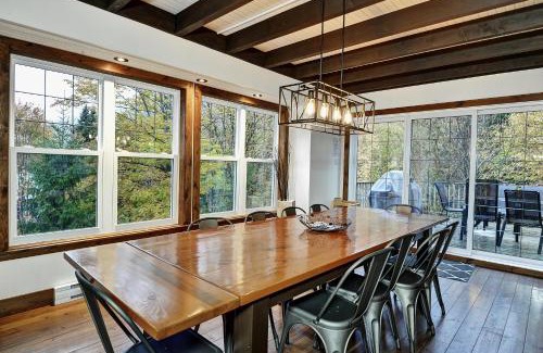 Stoneham Ski Chalet | Chalet 9029 Chemin des Alpages by Les Chalets Alpins