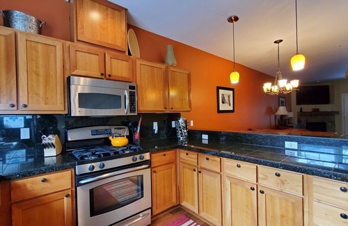 Government Camp Ski Chalet | Chalet 98 at the Official Collins Lake Resort