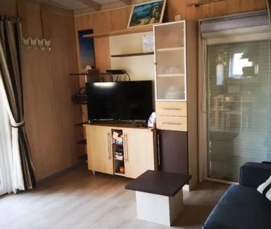 Estang Ski Chalet | Chalet accueillant avec vue sur le lac