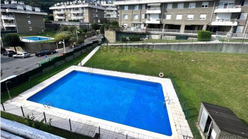 Castro Urdiales Apartment | Chalet adosado con piscina, terraza y garaje en Castro Urdiales