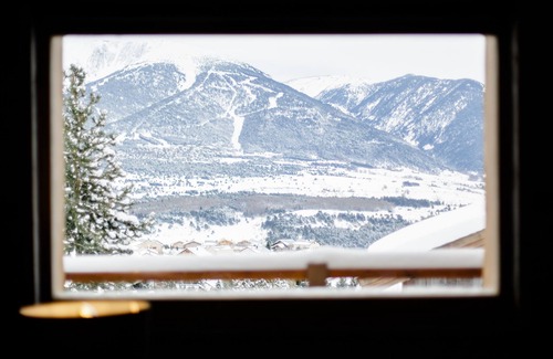 Superbolquere Ski Chalet | Chalet Aguila 5* (NEW) sleeps 12 - XXL. jacuzzi and panoramic sauna