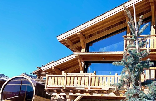 Superbolquere Ski Chalet | Chalet Aguila 5* (NEW) sleeps 12 - XXL. jacuzzi and panoramic sauna