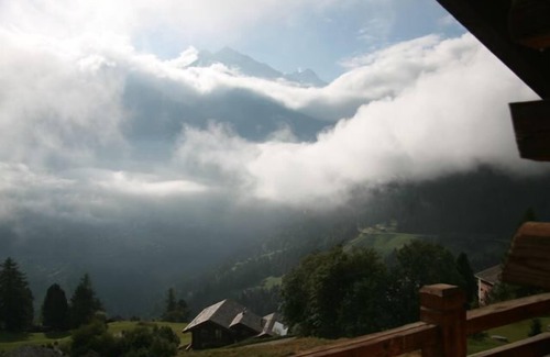 Grimentz Ski Chalet | Chalet Alouette, Grimentz, with wonderful views and great outside jacuzzi