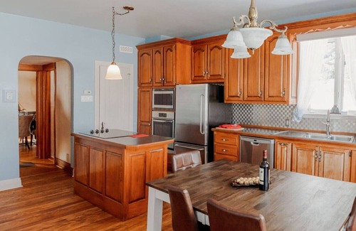 Huberdeau Ski Chalet | Chalet Alpin | Walk to Lake & Beach | Spa & BBQ