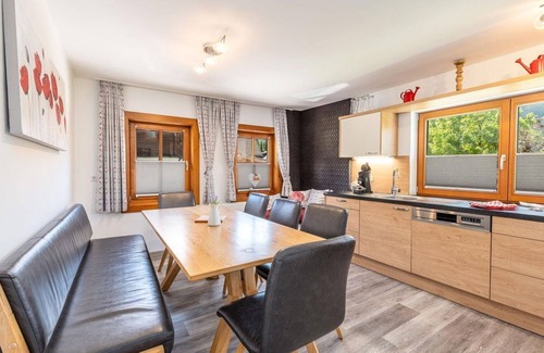 Aich House | Chalet am See by myNests - Holiday home, 3 bedrooms, 2 bathrooms