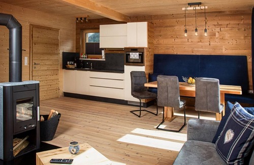 Mallnitz RV Rental | Chalet Ankogel without stone bathtub - HOCHoben camp & explore