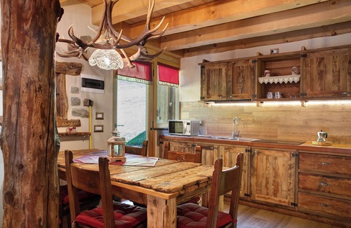 Monno Ski Chalet | Chalet 'Appartamento' with Mountain View, Private Garden and Balcony