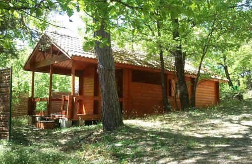 Simiane-la-Rotonde Cabin | Chalet Artémis