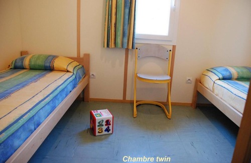 Blavignac Ski Chalet | Chalet "Aster Semaine" with Mountain View, Shared Pool & Wi-Fi