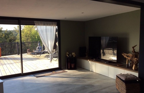 Rocbaron Ski Chalet | Chalet AU Calme 60m2,terrasse 100m2, Sans VIS A Vis, Piscine