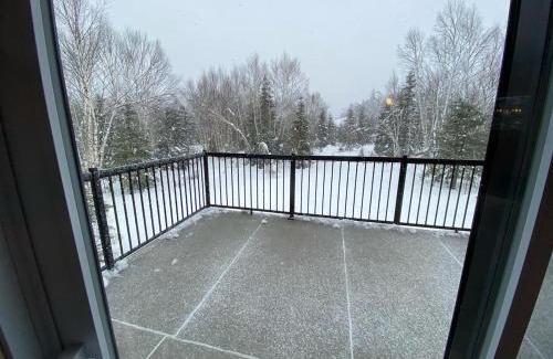 L'Anse-Saint-Jean Ski Chalet | Chalet au coeur des montagnes
