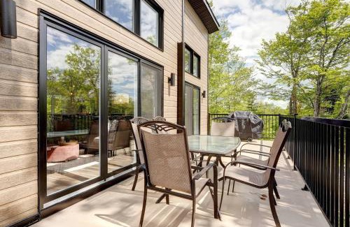Chertsey Ski Chalet | Chalet Aube with Spa, Beach & Lake