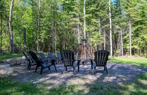 Chertsey Ski Chalet | Chalet AuCalm| Ski, Spa, navigable Lake| in the mountain| 1h away from Montreal