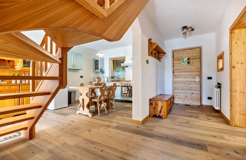 Porte di Rendena Ski Chalet | Chalet 'Baita Cisina' with Mountain View, Private Terrace and Wi-Fi