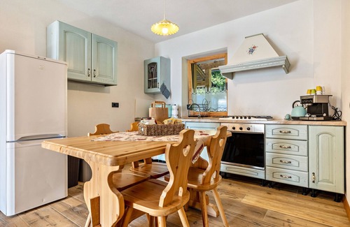 Porte di Rendena Ski Chalet | Chalet 'Baita Cisina' with Mountain View, Private Terrace and Wi-Fi