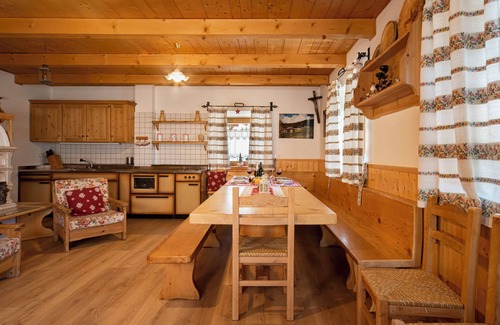 Palu del Fersina Ski Chalet | Chalet "Baita dei Minatori Val dei Mocheni" with Mountain View, Private Terrace & Wi-Fi