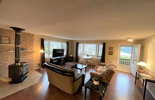 Bowman Ski Chalet | Chalet Béatitude - Waterfront, SPA, Games Room, Wifi and more