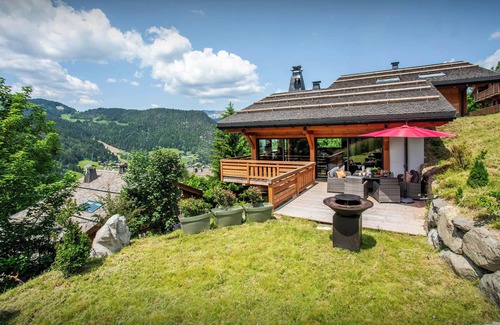 La Clusaz Ski Chalet | Chalet Bella Cha - family ski break with breathtaking views - OVO Network