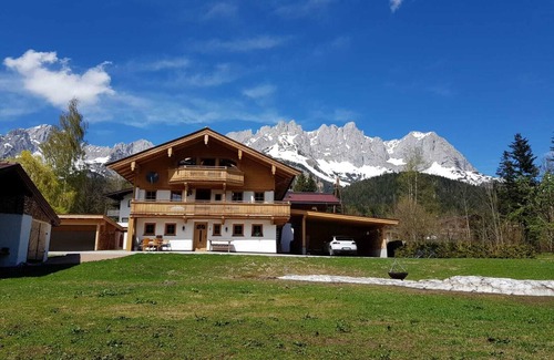 Going am Wilden Kaiser Ski Chalet | CHALET BELLE WILD Design chalet with Kaiser view for 10 by Belle Stay