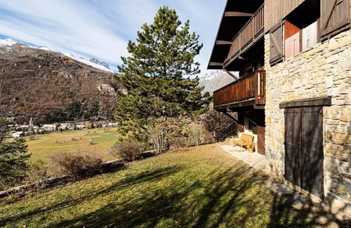 Vallouise-Pelvoux Ski Chalet | Chalet Belvedere-Vallouise - Chalet overlooking Vallouise 9 people