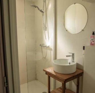 Benningbroek Bed & Breakfast | Chalet Ben in Broek