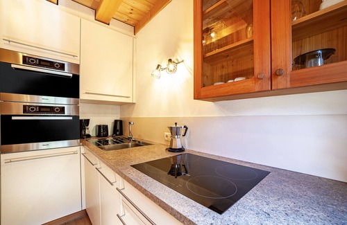 Marlengo Ski Chalet | Chalet 'Bergchalet Refugium Martius' with Mountain View, Garden & Wi-Fi
