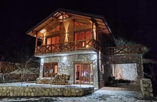 Kolasin Ski Chalet | Chalet Blanc