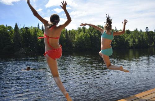 Mauricie Ski Chalet | Chalet bois rond aux paysages uniques avec Spa !