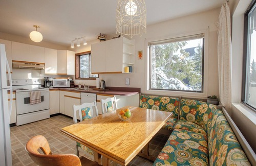 Courtenay Ski Chalet | Chalet Bonderalp 3BR Chalet ski in/out bike in/out with stunning view in village