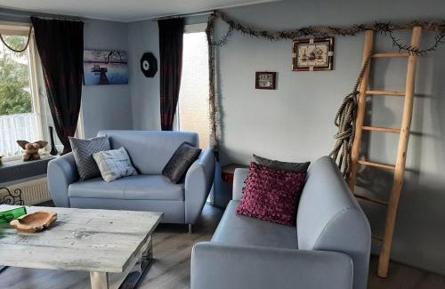 Leeuwarden Other | Chalet Boot style