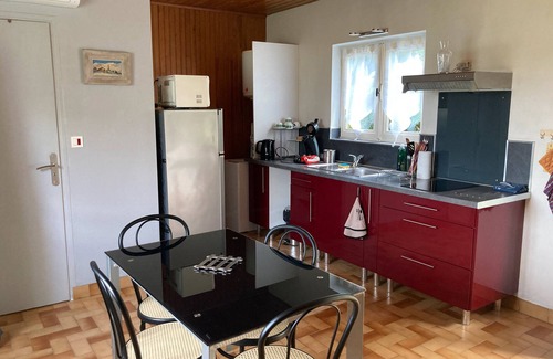 Sadroc House | Chalet 'Brive' with Private Terrace, Private Garden and Air Conditioning