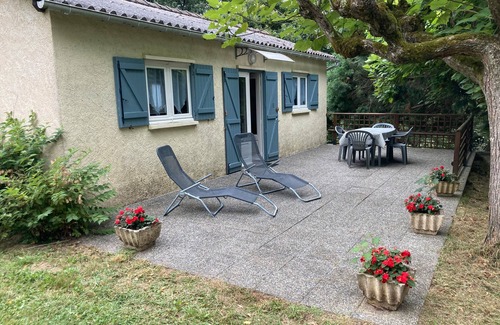 Sadroc House | Chalet 'Brive' with Private Terrace, Private Garden and Air Conditioning
