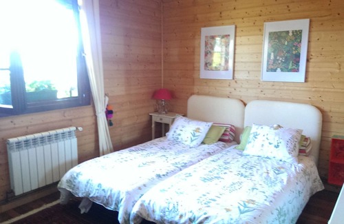 Legutiano Ski Chalet | Chalet by the lake LVI0015