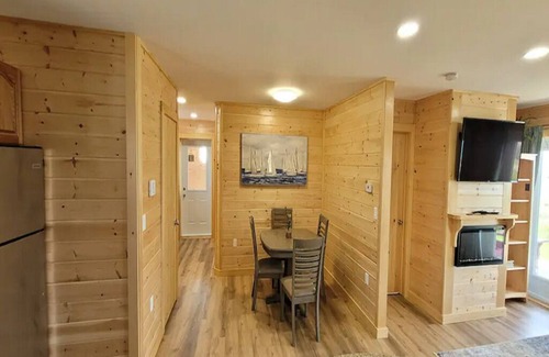 Yarmouth House | Chalet By The Sea