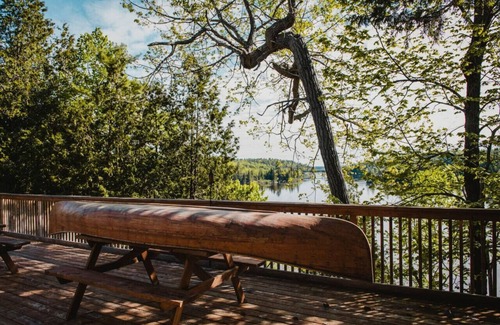 L'lle-du-Grand-Calumet Cottage | Chalet Cadieux – Waterfront Getaway with Hot Tub, Views & Outdoor Adventures