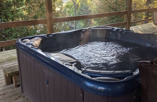 L'lle-du-Grand-Calumet Cottage | Chalet Cadieux – Waterfront Getaway with Hot Tub, Views & Outdoor Adventures