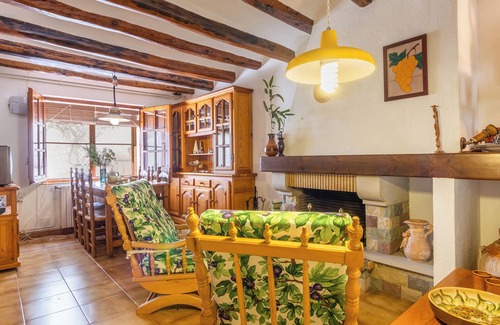 El Montmell Ski Chalet | Chalet 'Ca La Rosalia' with Mountain View, Private Pool, Garden & Wi-Fi