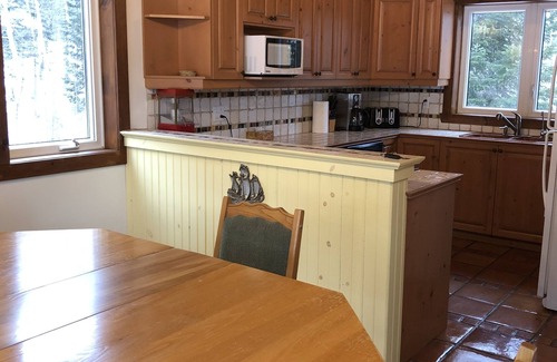 Saint Donat Cabin | Chalet Paisible au Bord du lac en Plein Coeur de la Nature sur un Domaine Boisé