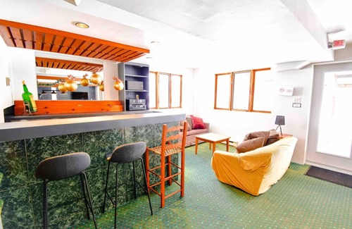 Saint Donat House | Chalet de l'Auberge: Lake with Beach, SPA & Billiards