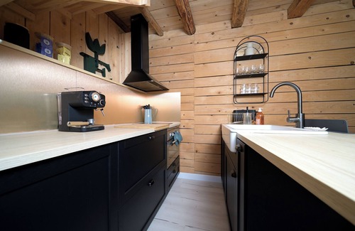 Montauban-de-Luchon Ski Chalet | Chalet "Cabanelise" with Mountain View & Private Terrace
