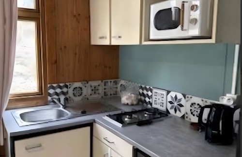 Bretagne-d'Armagnac Apartment | Chalet 'Campitel 4 Personnes 93' with Private Terrace, Private Garden and Wi-Fi