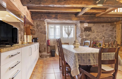 Montalegre Ski Chalet | Chalet 'Cantinho De Tourem' with Mountain View, Private Terrace and Wi-Fi