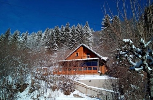 Mont-Dore Ski Chalet | Chalet CAPLUC sleeps 10