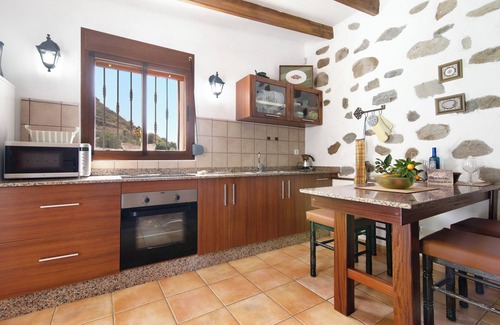 Las Lagunetas Ski Chalet | Chalet 'Casa Abuela Fela' with Mountain View, Private Pool & Wi-Fi